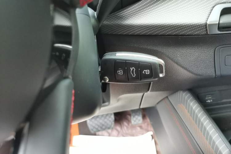 Used Audi Q2L 2022 35 TFSI Progressive Dynamic Edition Vehicle Key