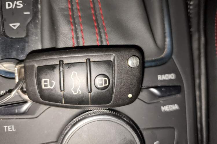 Used Audi Q2L 2022 35 TFSI Progressive Dynamic Edition Vehicle Key