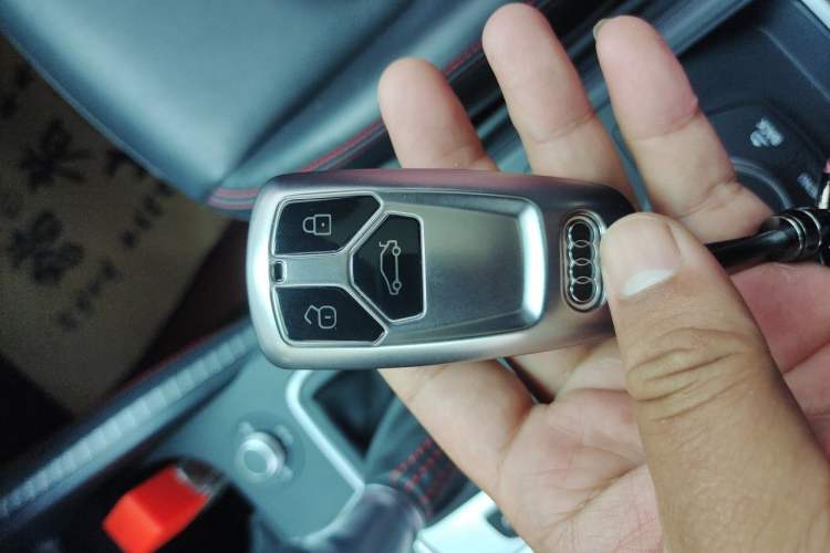 Used Audi Q2L 2022 35 TFSI Progressive Dynamic Edition Vehicle Key
