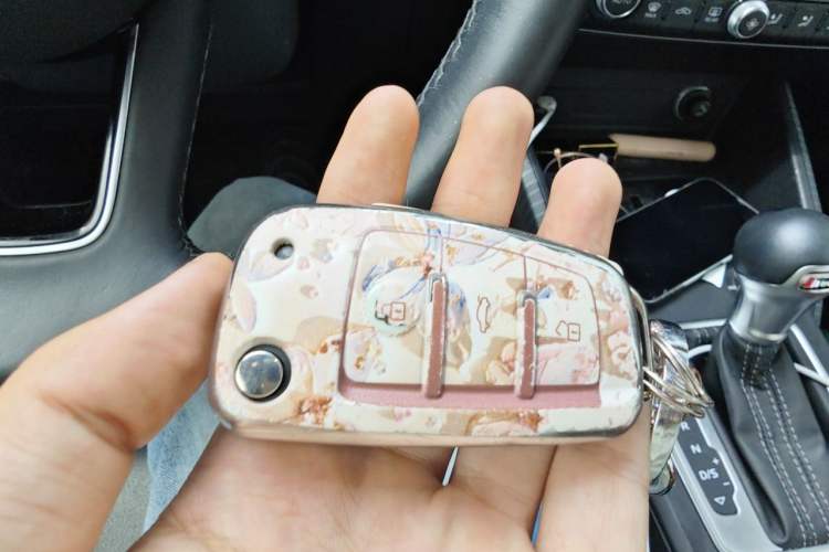 Used Audi Q2L 2022 35 TFSI Fashionable and Elegant Model Vehicle Key