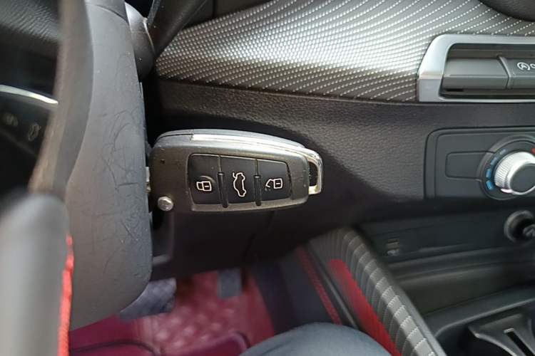 Used Audi Q2L 2022 35 TFSI Progressive Dynamic Edition Vehicle Key