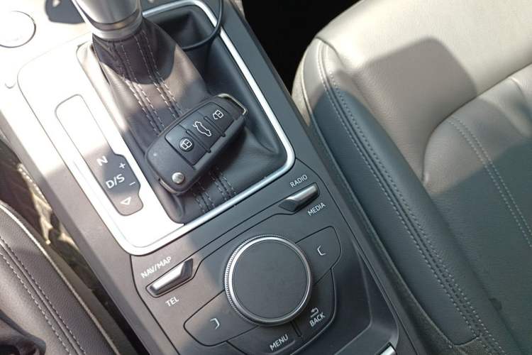 Used Audi Q2L 2022 35 TFSI Fashionable and Elegant Model Vehicle Key