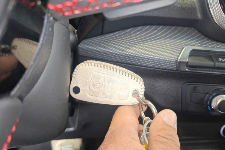 Used Audi Q2L 2022 35 TFSI Progressive Dynamic Edition Vehicle Key