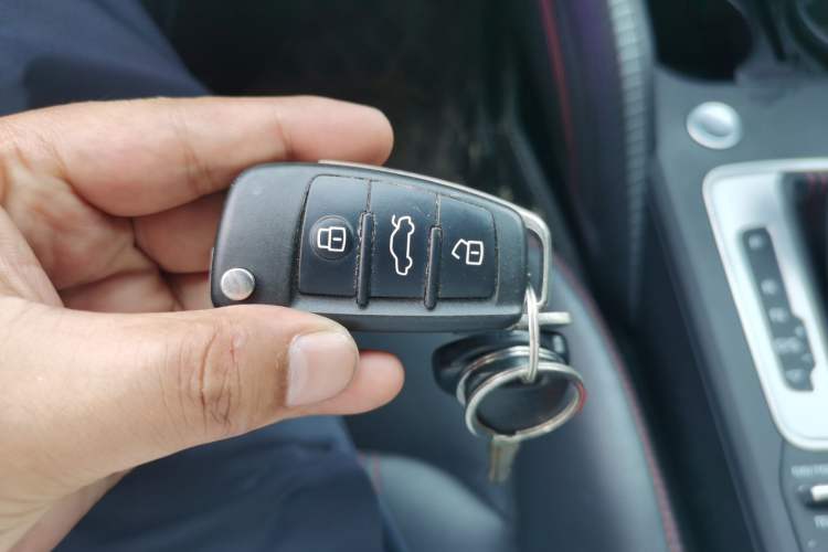 Used Audi Q2L 2022 35 TFSI Progressive Dynamic Edition Vehicle Key