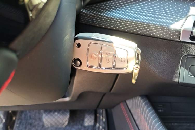 Used Audi Q2L 2022 35 TFSI Progressive Dynamic Edition Vehicle Key