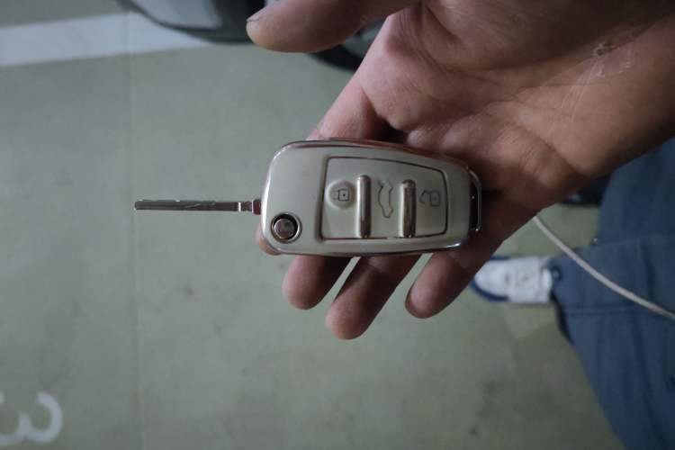 Used Audi Q2L 2022 35 TFSI Advanced Style Edition Vehicle Key