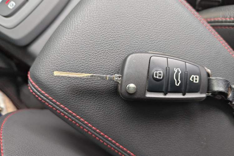 Used Audi Q2L 2022 35 TFSI Progressive Dynamic Edition Vehicle Key
