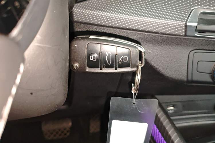 Used Audi Q2L 2022 35 TFSI Advanced Style Edition Vehicle Key