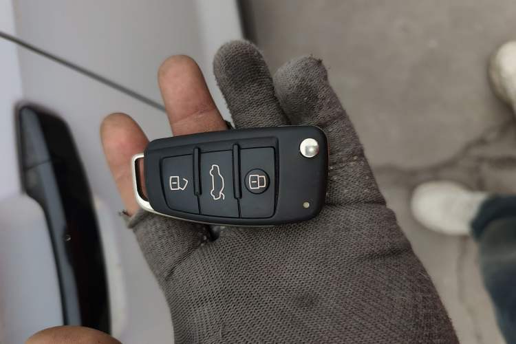 Used Audi Q2L 2022 35 TFSI Fashionable and Elegant Model Vehicle Key