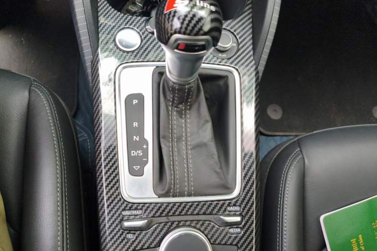Used Audi Q2L 2023 35TFSI Fashion Dynamic Model Gear Lever