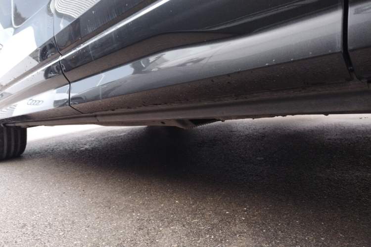 Used Audi Q2L 2023 35TFSI Luxury Dynamic Model Left Side Sill