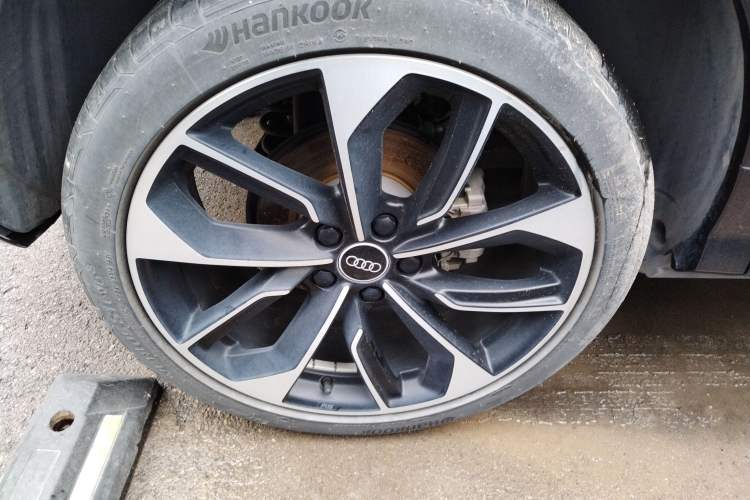 Used Audi Q2L 2023 35TFSI Luxury Dynamic Model Right Rear Wheel Hub