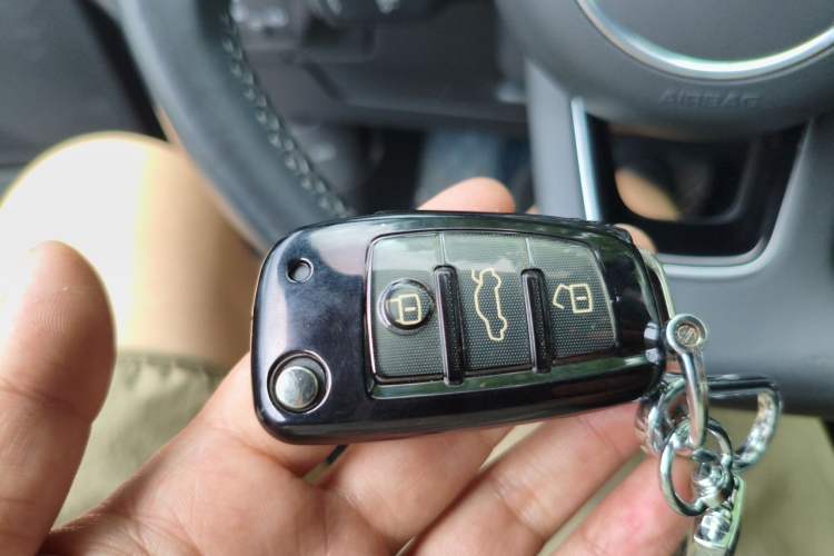 Used Audi Q2L 2023 35TFSI Fashion Dynamic Model Vehicle Key