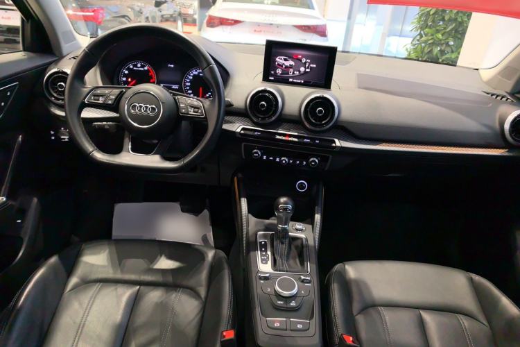 Used Audi Q2L 2023 35TFSI Fashion Dynamic Model Center Console