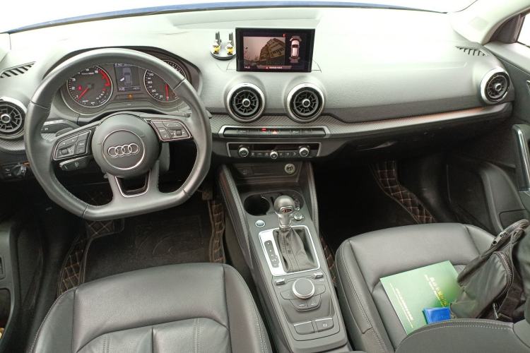 Used Audi Q2L 2023 35TFSI Fashion Dynamic Model Center Console