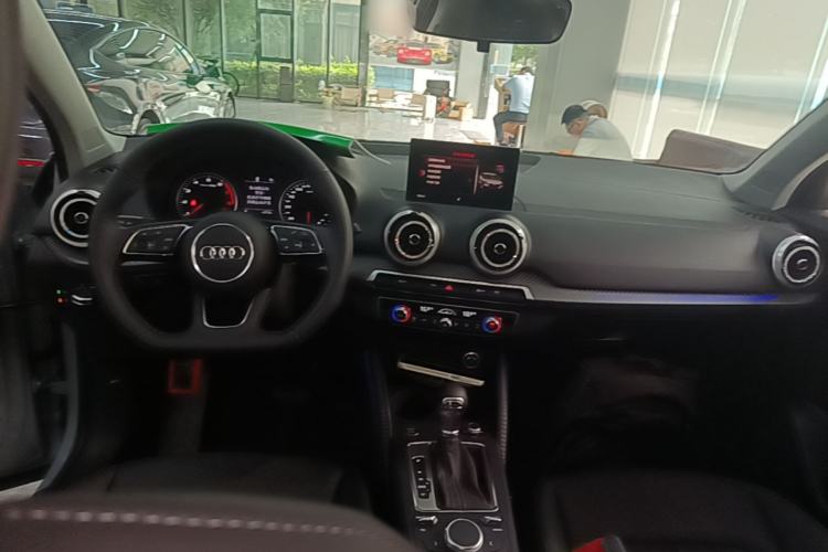 Used Audi Q2L 2023 35TFSI Fashion Dynamic Model Center Console