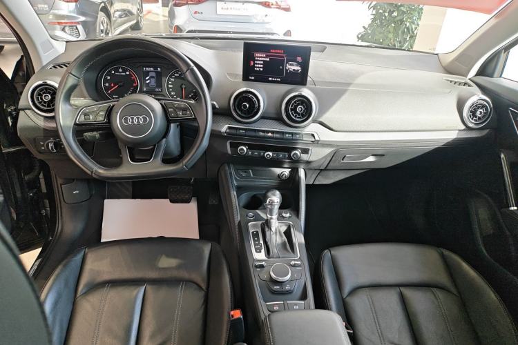 Used Audi Q2L 2023 35TFSI Fashion Dynamic Model Center Console
