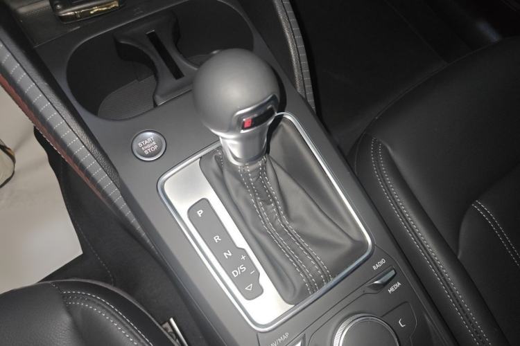 Used Audi Q2L 2023 35TFSI Fashion Dynamic Model Gear Lever