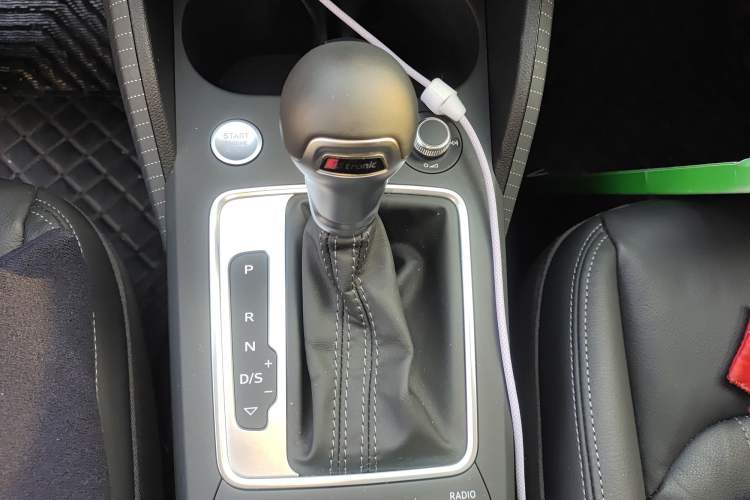 Used Audi Q2L 2023 35TFSI Fashion Dynamic Model Gear Lever