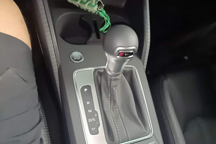 Used Audi Q2L 2023 35TFSI Fashion Dynamic Model Gear Lever