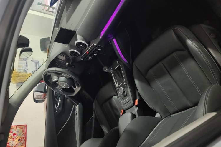 Used Audi Q2L 2023 35TFSI Fashion Dynamic Model Interior 1