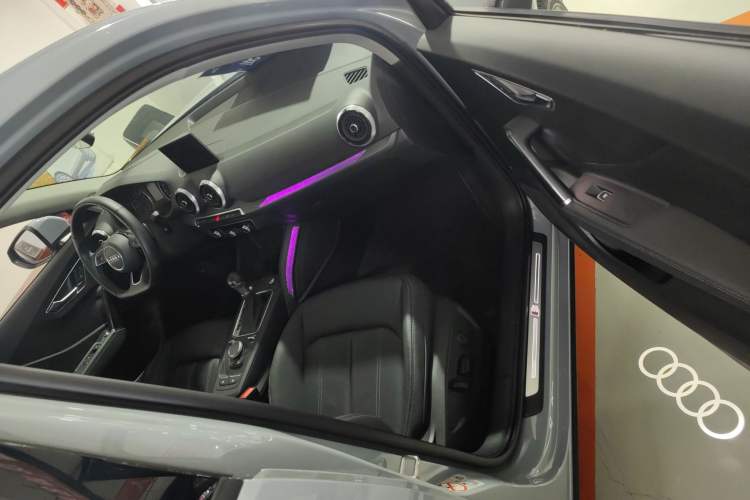 Used Audi Q2L 2023 35TFSI Fashion Dynamic Model Interior 4
