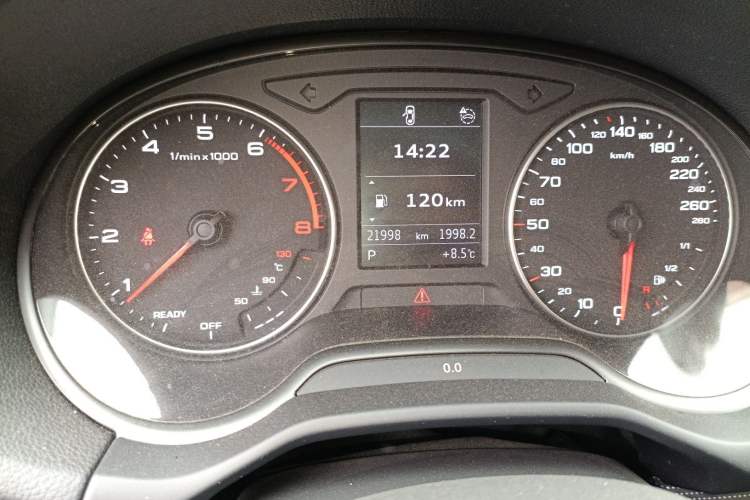 Used Audi Q2L 2023 35TFSI Fashion Dynamic Model Odometer Close Up