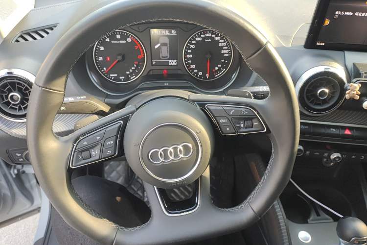 Used Audi Q2L 2023 35TFSI Fashion Dynamic Model Steering Wheel