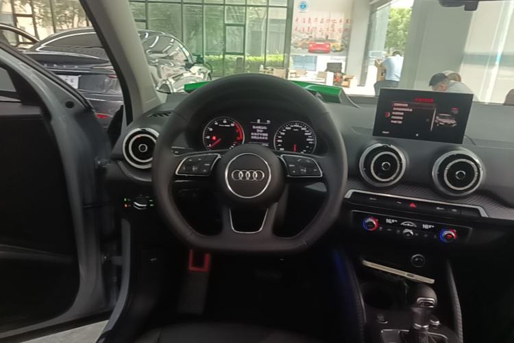 Used Audi Q2L 2023 35TFSI Fashion Dynamic Model Steering Wheel