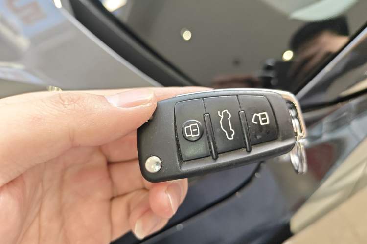 Used Audi Q2L 2023 35TFSI Fashion Dynamic Model Vehicle Key
