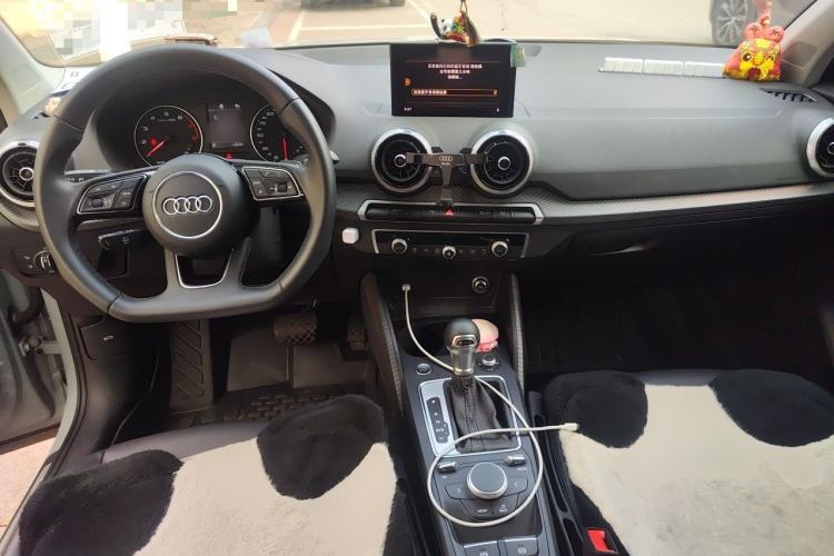 Used Audi Q2L 2023 35TFSI Fashion Dynamic Model Center Console