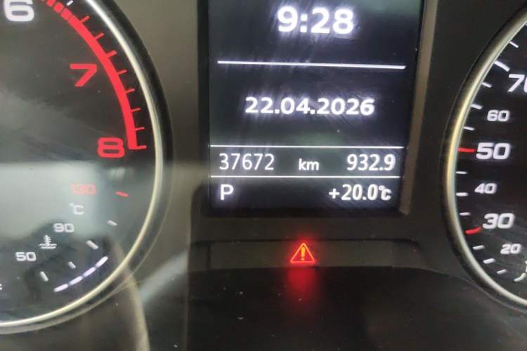 Used Audi Q2L 2023 35TFSI Fashion Dynamic Model Odometer Close Up