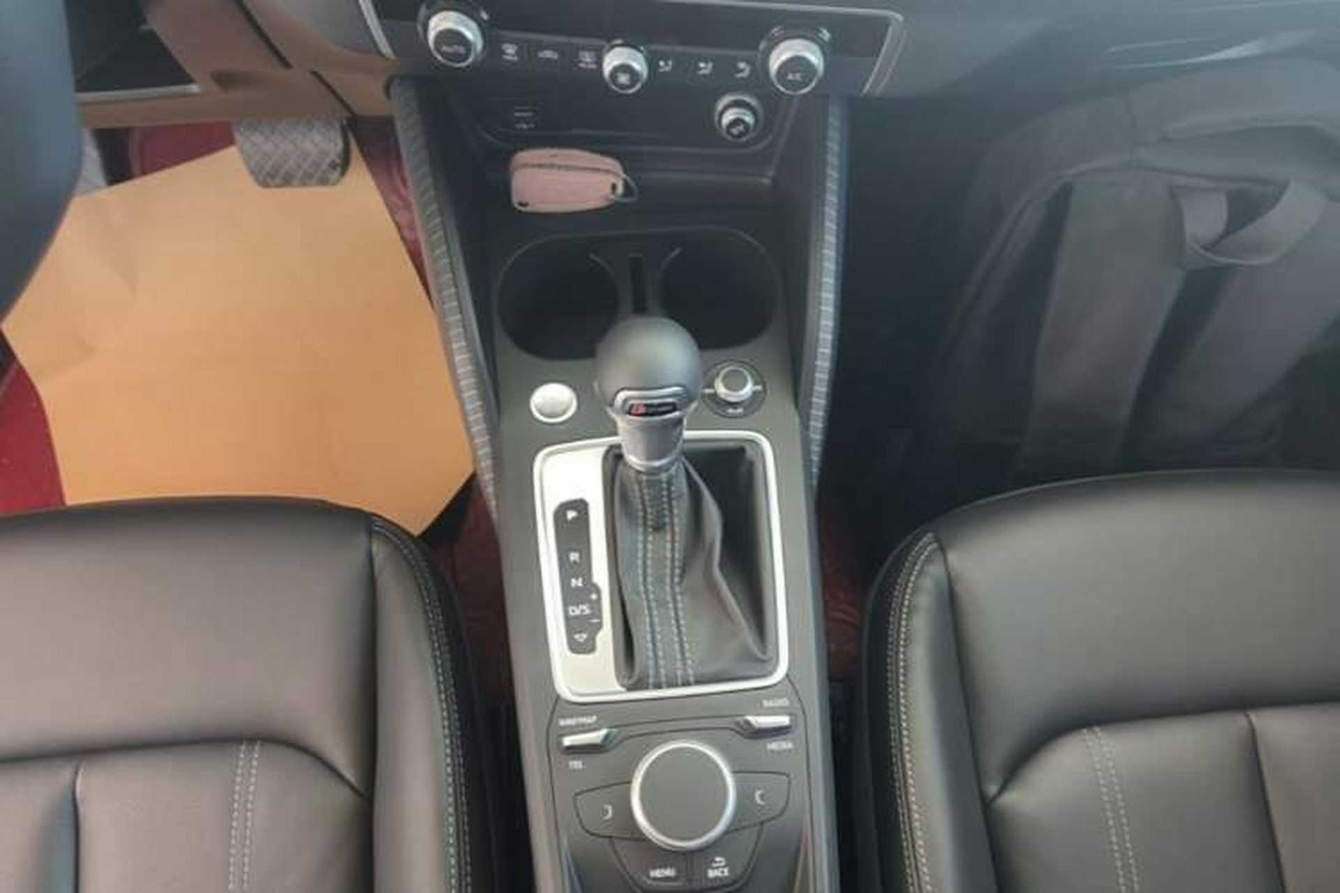Used Audi Q2L 2023 35TFSI Fashion Dynamic Model Gear Lever