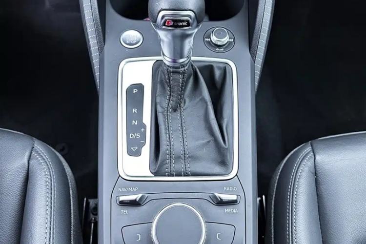 Used Audi Q2L 2023 35TFSI Fashionable and Elegant Model Interior 3