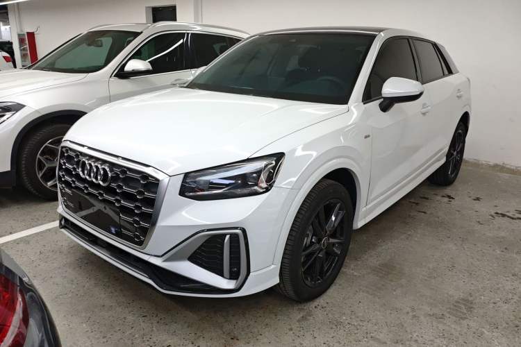 Used Audi Q2L 2023 35TFSI Progressive Dynamic Edition Guazi used car, China used car export, Used car for sale, Used cars, Cheapest cars for sale
