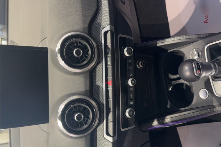 Used Audi Q2L 2023 35TFSI Fashionable and Elegant Model Audio And AC Panel