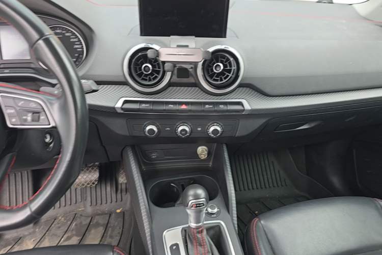 Used Audi Q2L 2023 35TFSI Progressive Dynamic Edition Audio And AC Panel