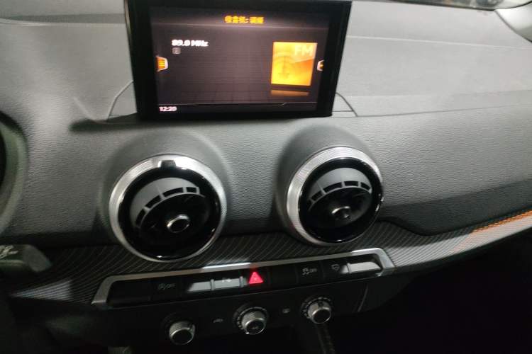 Used Audi Q2L 2023 35TFSI Advanced Elegant Model Audio And AC Panel