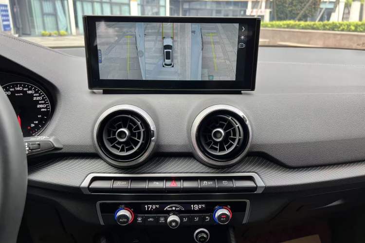 Used Audi Q2L 2023 35TFSI Fashion Dynamic Model Audio And AC Panel
