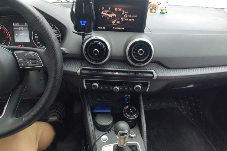 Used Audi Q2L 2023 35TFSI Fashionable and Elegant Model Audio And AC Panel