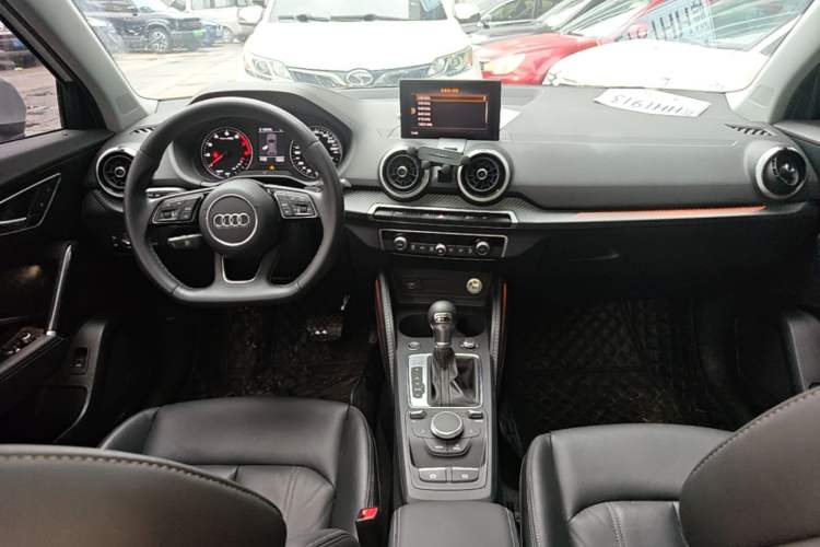Used Audi Q2L 2023 35TFSI Fashion Dynamic Model Center Console