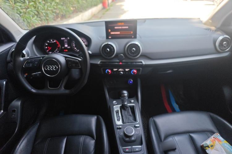 Used Audi Q2L 2023 35TFSI Fashion Dynamic Model Center Console