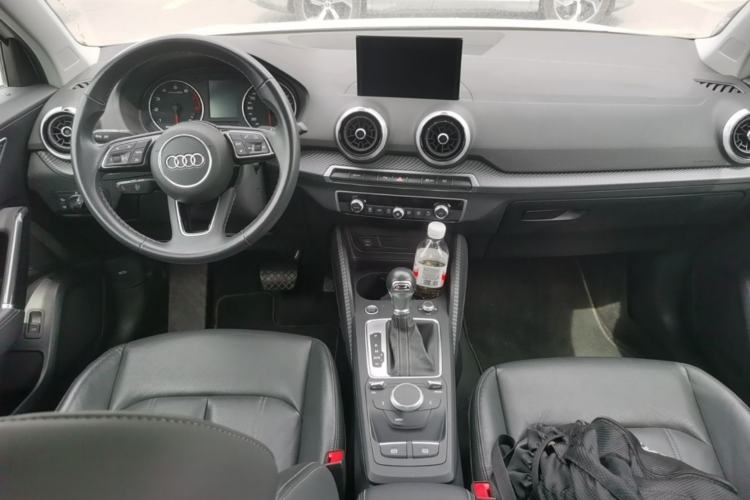 Used Audi Q2L 2023 35TFSI Fashionable and Elegant Model Center Console