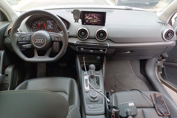 Used Audi Q2L 2023 35TFSI Fashion Dynamic Model Center Console