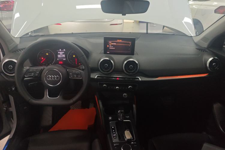 Used Audi Q2L 2023 35TFSI Fashion Dynamic Model Center Console