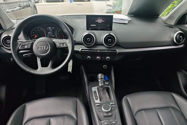 Used Audi Q2L 2023 35TFSI Advanced Elegant Model Center Console