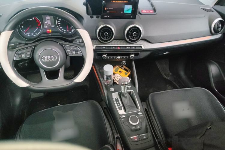 Used Audi Q2L 2023 35TFSI Fashion Dynamic Model Center Console