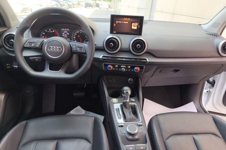 Used Audi Q2L 2023 35TFSI Fashion Dynamic Model Center Console