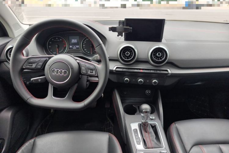 Used Audi Q2L 2023 35TFSI Progressive Dynamic Edition Center Console