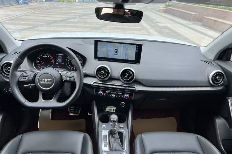 Used Audi Q2L 2023 35TFSI Fashion Dynamic Model Center Console